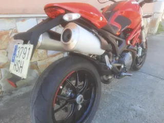 Ducati Monster 796