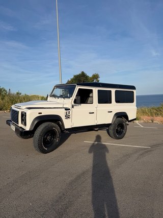 Land Rover Defender 2010