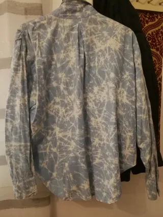 Camisa estilo vaquera con estampado relámpagos