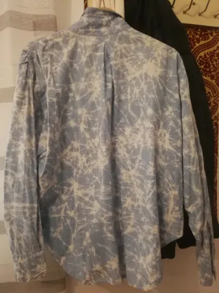 Camisa estilo vaquera con estampado relámpagos