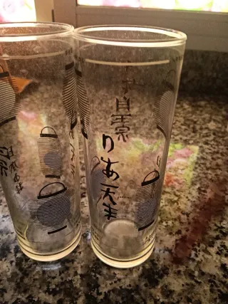 Vasos de cristal con diseño japonés