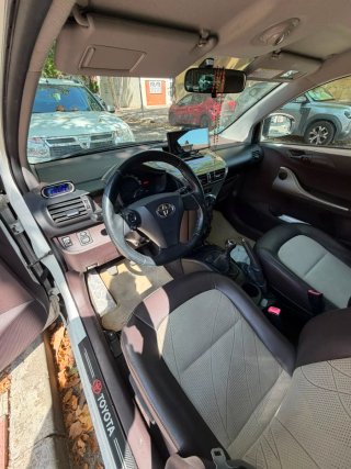 Toyota iQ 2009