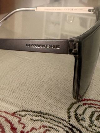 Gafas de sol Hawkers azules.