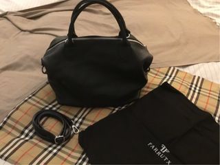 Bolso de piel negro
