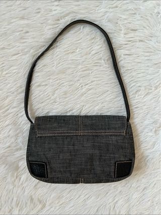Borsa Guess denim baguette grigia