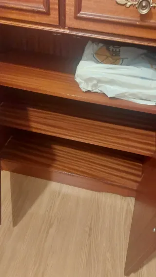 Recibidor antiguo de madera