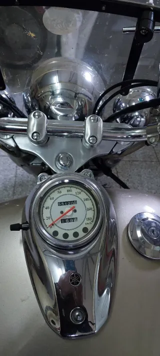 Yamaha XV Drag Star 650 - Moto Cruiser
