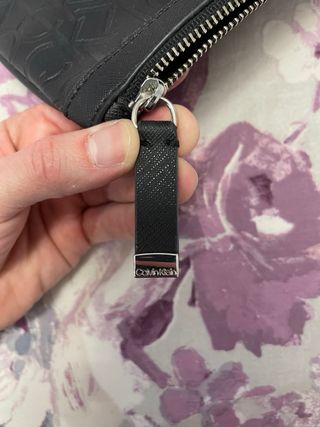 Cartera de mano Calvin Klein negra