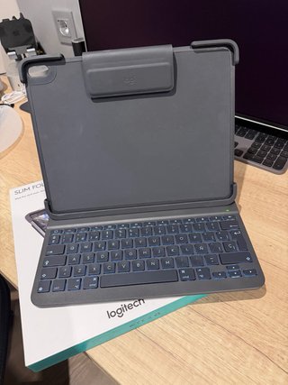 Logitech Slim Folio Pro iPad Pro 12.9 (3rd Gen)