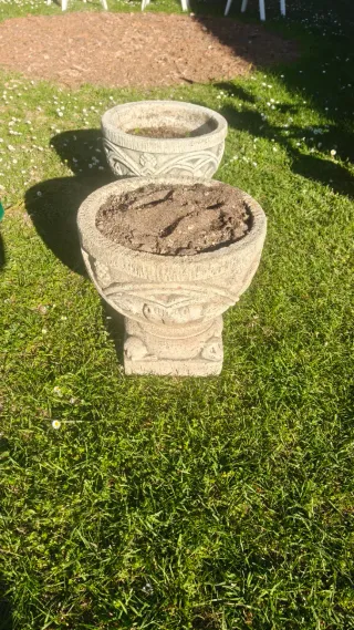 Jardinera de Piedra Decorativa