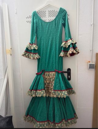 Traje de Flamenca Verde con Volantes