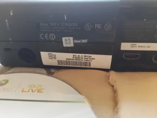 Xbox 360 E Negra + 6 Juegos