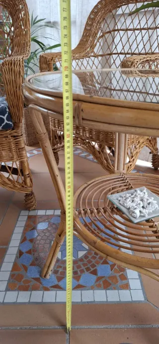 Conjunto Mimbre: 2 Sillas y mesa.