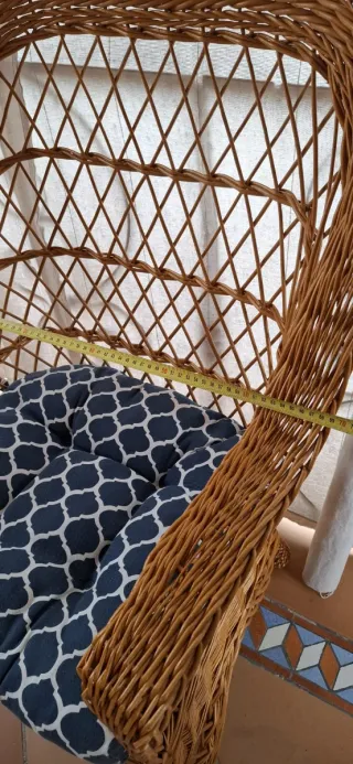 Conjunto Mimbre: 2 Sillas y mesa.