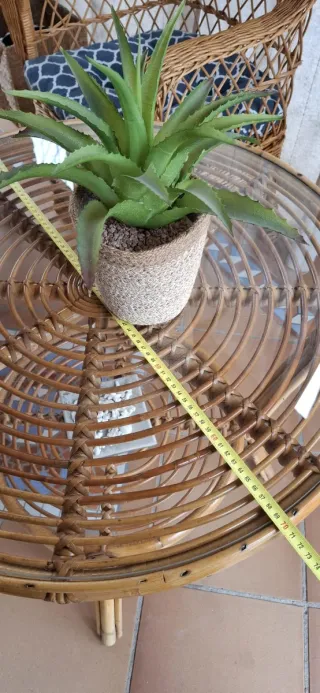 Conjunto Mimbre: 2 Sillas y mesa.