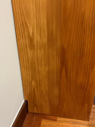 Estantería de madera maciza