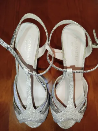 Sandalias con tacón y brillo de PacoMena y bolso