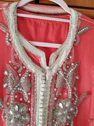 Takchita rosa salmón bordada