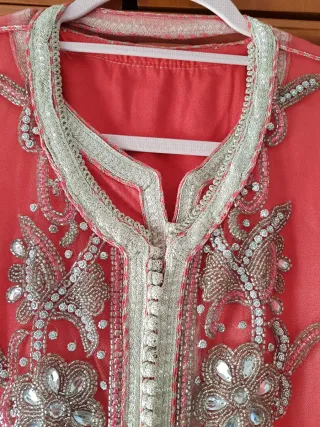 Takchita rosa salmón bordada