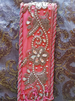 Takchita rosa salmón bordada