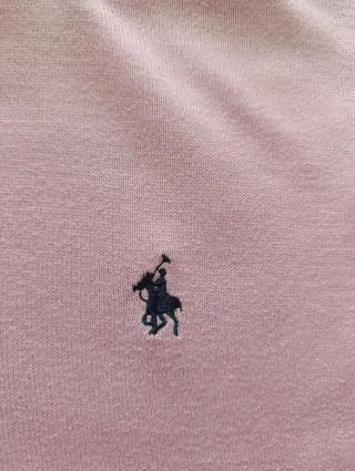 Jersey rosa con logo de caballo