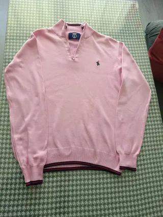 Jersey rosa con logo de caballo