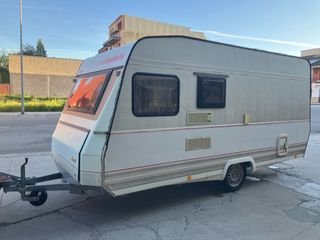 Se vende Caravana Dethleffs Nomad 460 TK 1993