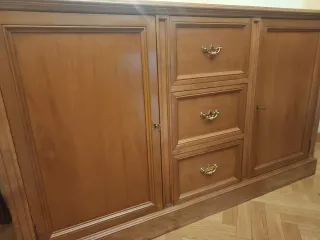 Aparador de madera clásico