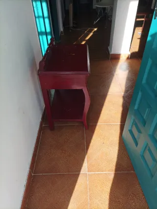 Mesita Auxiliar Vintage Madera Roja Años 40