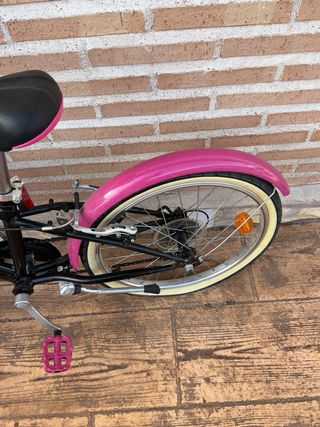 Bicicleta niña rosa y negra BTWIN