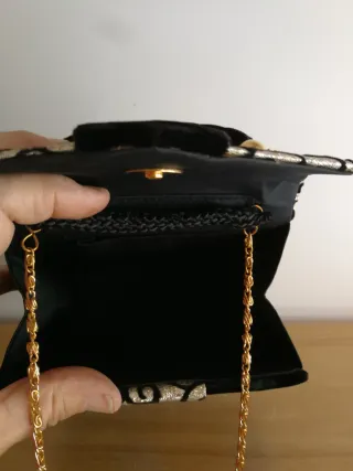 Bolso rígido terciopelo y dorado