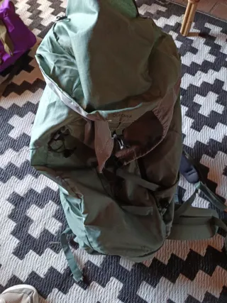 Mochila de acampada verde Decathlon 35litres