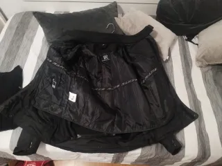 Chaqueta de moto negra