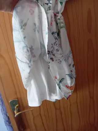 Vestido floral de verano blanco