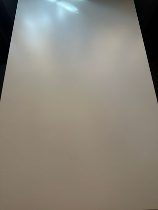 Conjunto de mesa y 2 sillas infantiles.