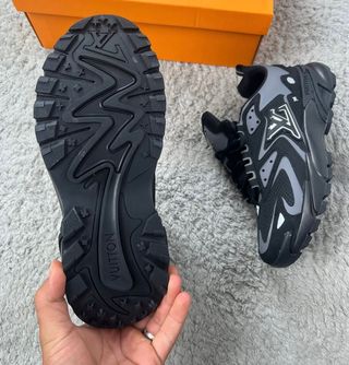 Zapatillas Louis Vuitton Negras y Grises