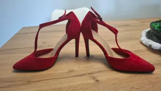Zapatos tacón piel girada rojos Talla 37