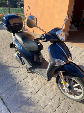Piaggio Liberty 125 3v Scooter Negra/Azul