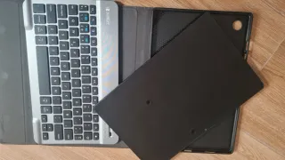 Samsung Galaxy Tab A8 con Teclado y funda.