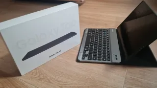 Samsung Galaxy Tab A8 con Teclado y funda.