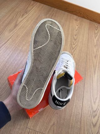 Zapatillas Nike Blancas y Negras