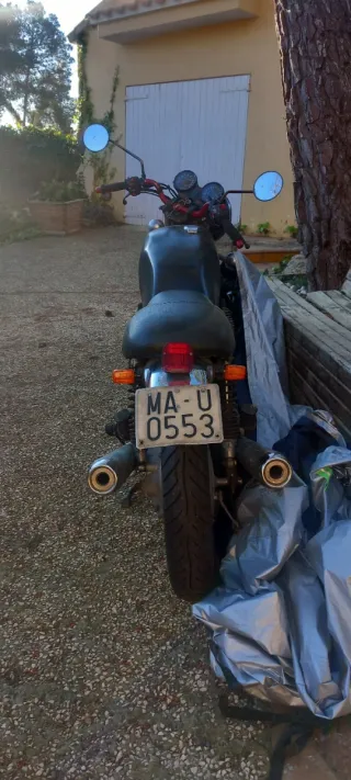Yamaha XJ 650 Negra. Año 1982