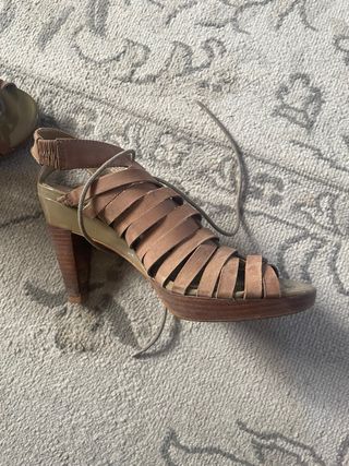 Tacones Beige y Marrones