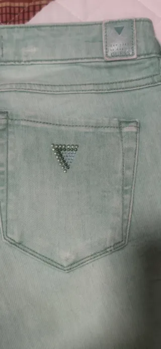Pantalón vaquero de mujer Guess verde claro talla