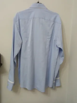 Camisa y corbata para traje de chaqueta