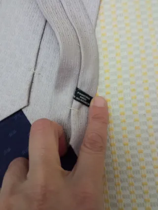 Camisa y corbata para traje de chaqueta