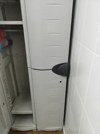 2 Taquillas de plástico grises