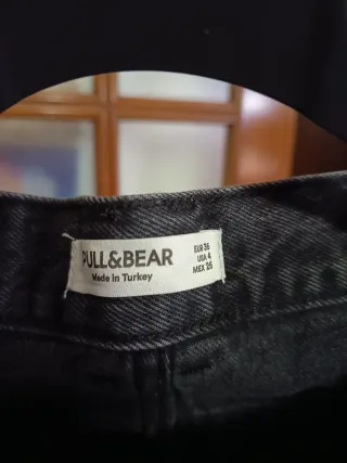 Pantalón vaquero Pull&Bear negro roto