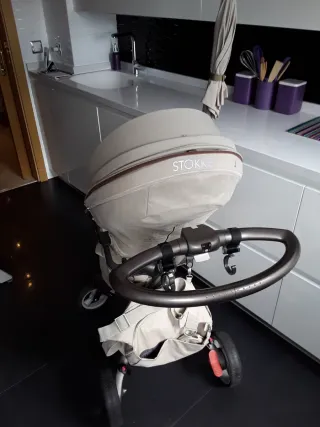 Carrito Stokke Xplory Beige con Silla y Capazo