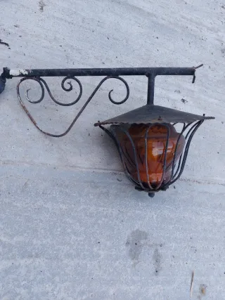 Farolillo antiguo forja y cristal ámbar